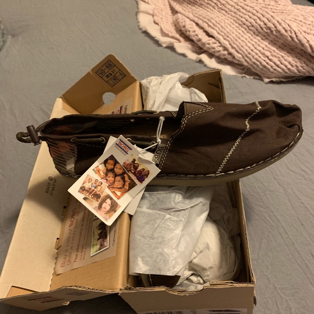 Bob’s brown shoes
